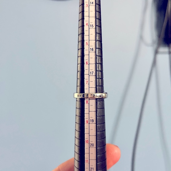 Swarovski Crystal Pink 3 Stone Ring (trilogy, past-present-future) - Picture 10 of 10